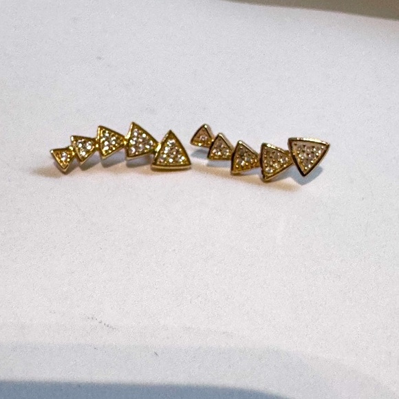 ✨ Stylish Vintage Climbers Gold Plated with Pave Crystals Earrings ✨ - Picture 7 of 16